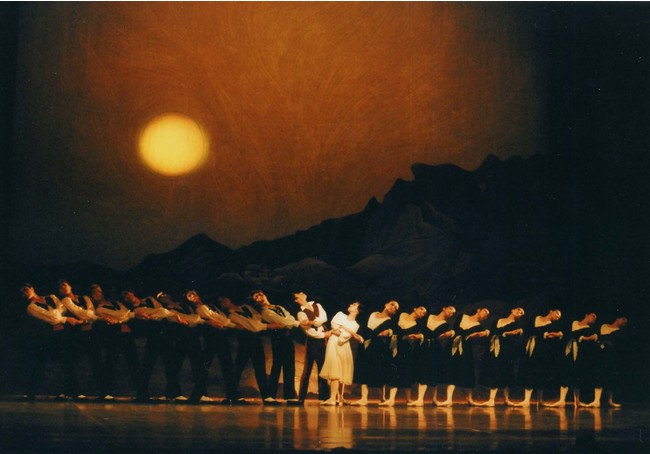 JAZZとバレエのコラボレーション「デューク・エリントン・バレエ」& 舞踊史に輝く珠玉の名作「アルルの女」。バレエ振付の鬼才ローラン・プティの2作品、同時上演。のサブ画像1_「アルルの女」（撮影：山廣康夫）