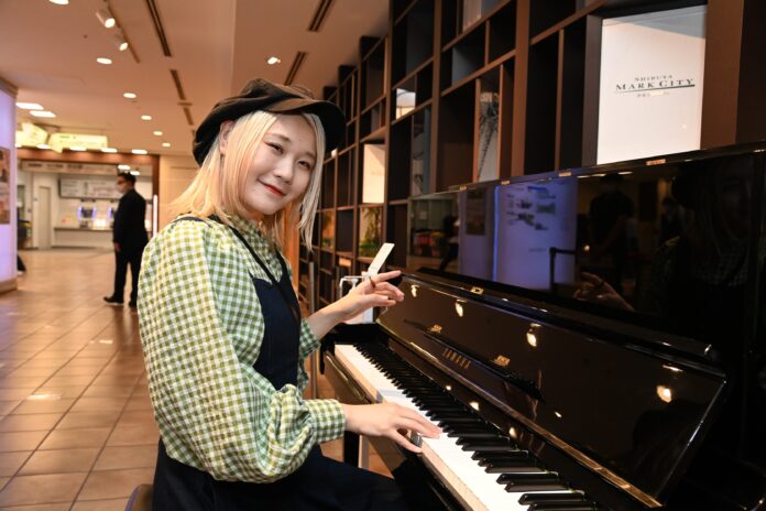 人気ピアノYouTuberハラミちゃん、渋谷マークシティのストリートピアノ設置記念イベントゲスト出演！生演奏披露で感動に包む！今後挑戦したいこと「子どもたちの笑顔をつくりたい」のメイン画像
