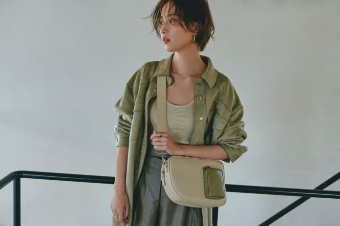 モデルのソンイが手掛ける「SWU」の新作「POCKET SHOULDER BAG」が販売開始！のメイン画像