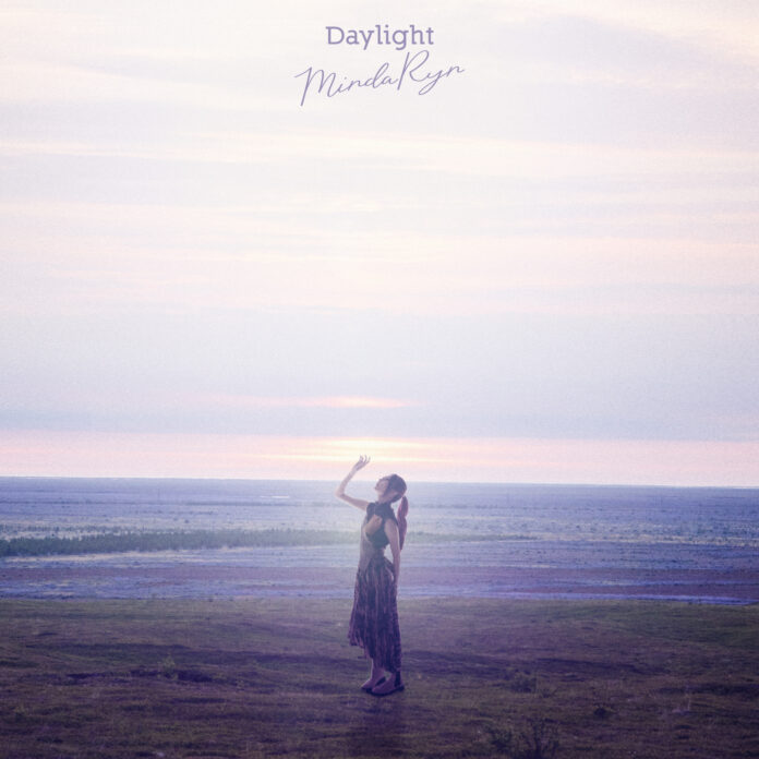 Yoshimoto Entertainment（Thailand）所属アニソンシンガー・MindaRyn（マイダリン）4th Single「Daylight」のメイン画像