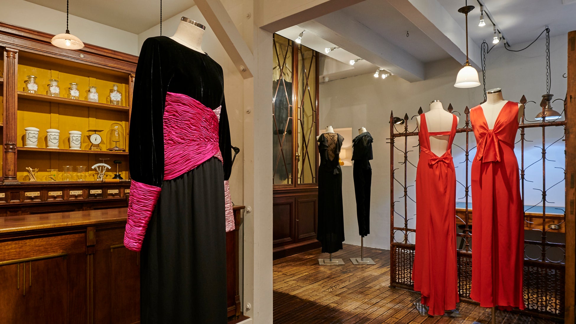 ヴァレンティノのヴィンテージを販売する「ヴァレンティノ ヴィンテージ」が代官山“The Vintage Dress”にてスタート｜多数のセレブリティも来場のサブ画像2_“The Vintage Dress”店内1F