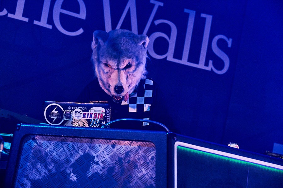 “MAN WITH A MISSION” キャリア初の2連作アルバム「Break and Cross the Walls Ⅰ＆Ⅱ」を引っ提げた全国ツアーが広島で開幕！！のサブ画像4_MAN WITH A MISSION 撮影：酒井ダイスケ