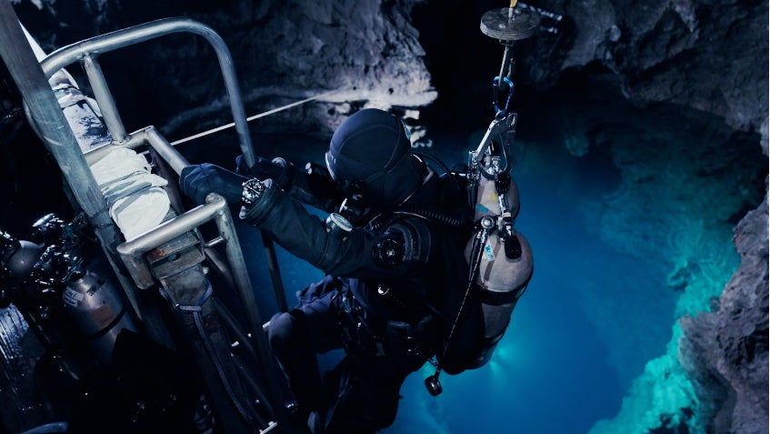 日本三大鍾乳洞の一つ、国の天然記念物にも指定されている岩手県の龍泉洞にて6年ぶりの調査潜水を4月に実施、ディスカバリーチャンネルが準備から潜水までに初めて完全密着し貴重な映像を撮影、ミニ番組を制作。のサブ画像1
