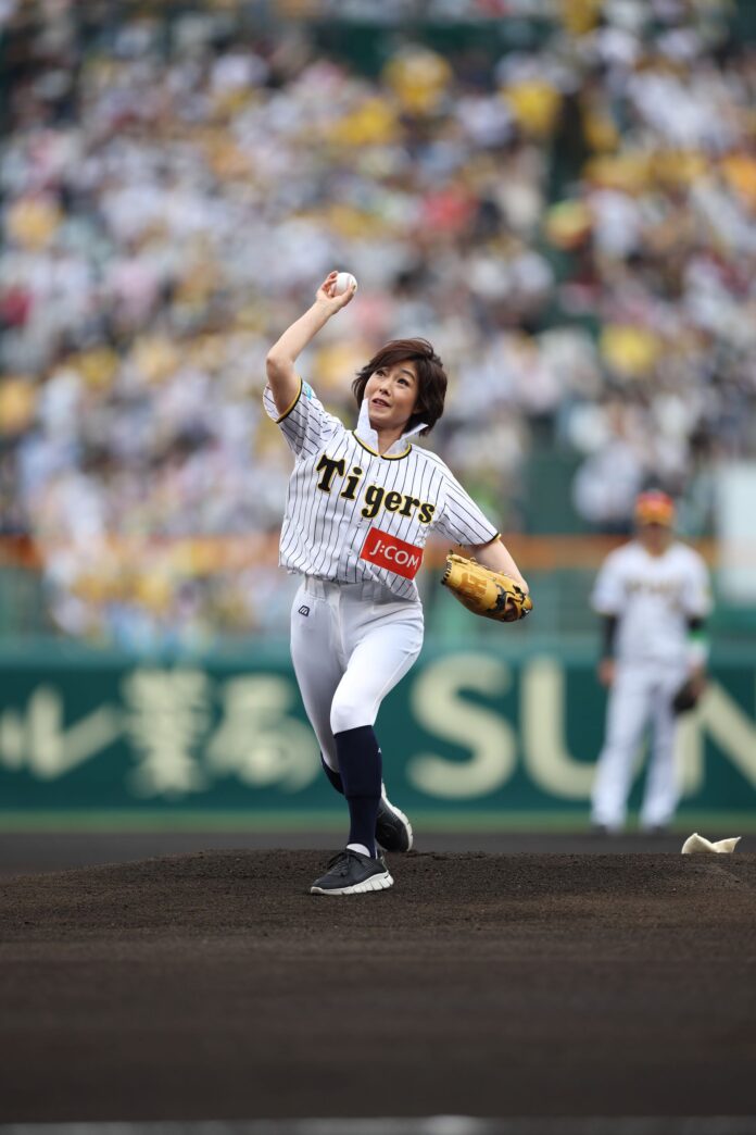 「虎党」有働由美子アナが背番号「０（ゼロ）」で始球式初挑戦！「最初で最後、嫁入りの気持ちで投球。一生記憶に」のメイン画像