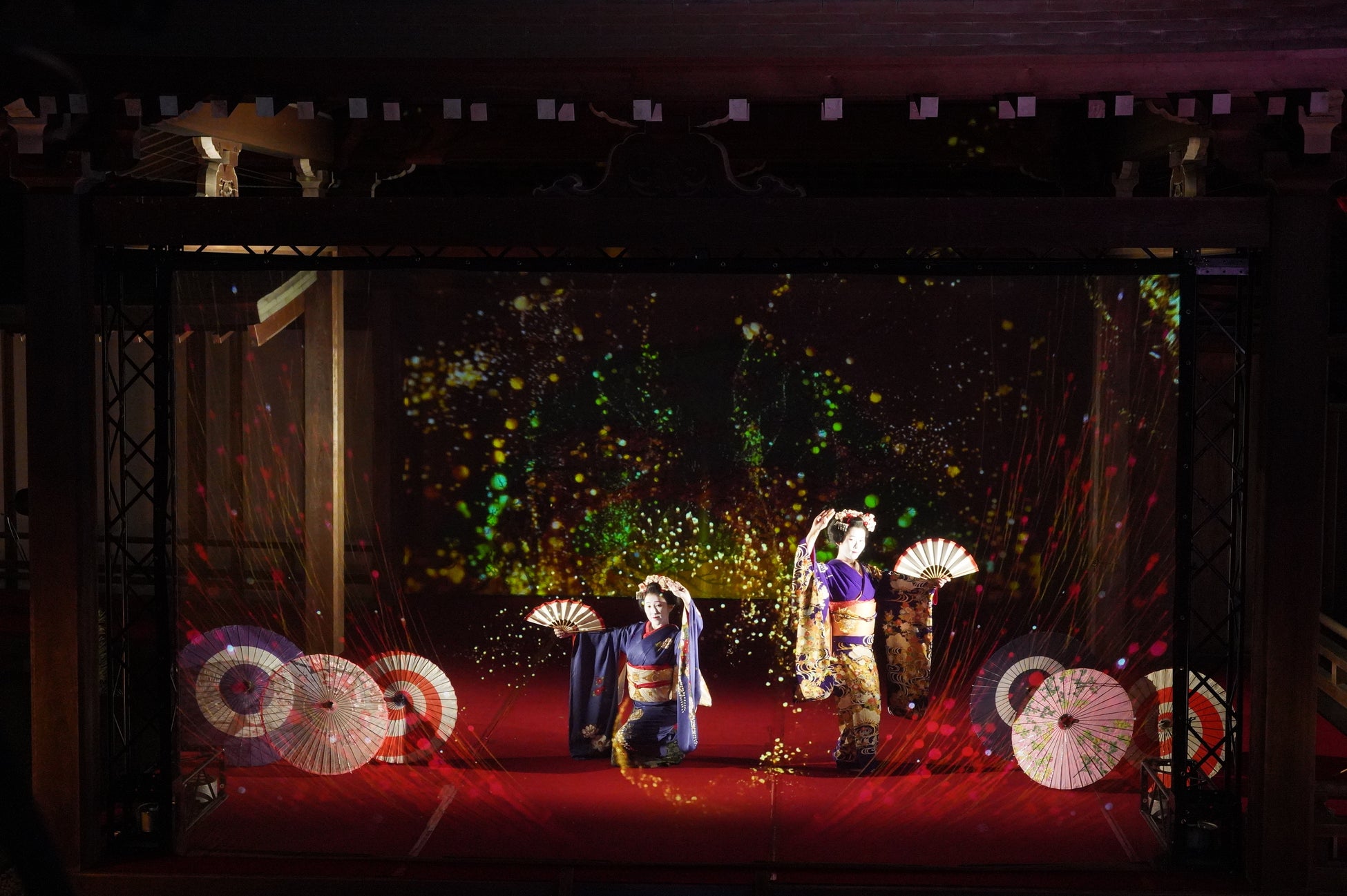 一旗プロデュース「舞 MAI 岡崎城二の丸能楽堂 3Dプロジェクション×日本舞踊」公式記録映像を公開。徳川家康生誕の地・岡崎城の二の丸能楽堂で日本舞踊とホログラムスクリーンの映像、鏡板の映像が融合。のサブ画像8
