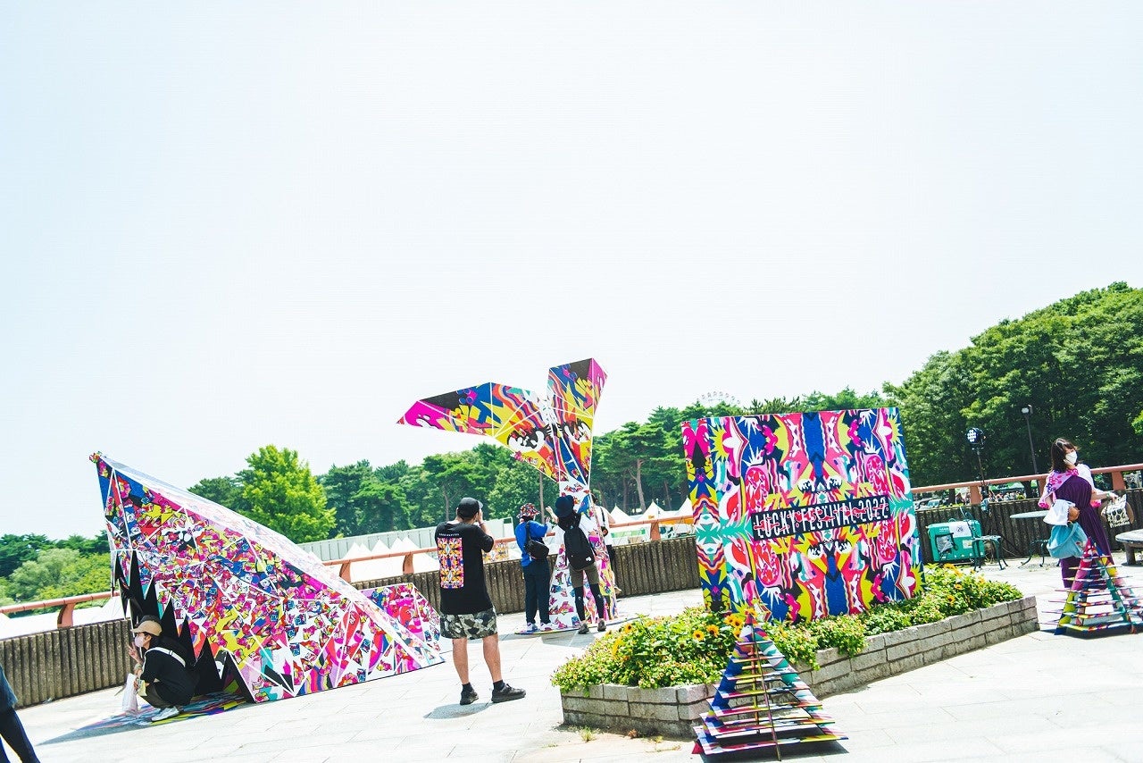 新フェス「LuckyFes」、約2万人が熱狂！音楽×食×アートを楽しむフェスは、大盛況のうち終了のサブ画像10_世界で活躍するアーティストFantasista Utamaro氏によるアートワーク（一部）
