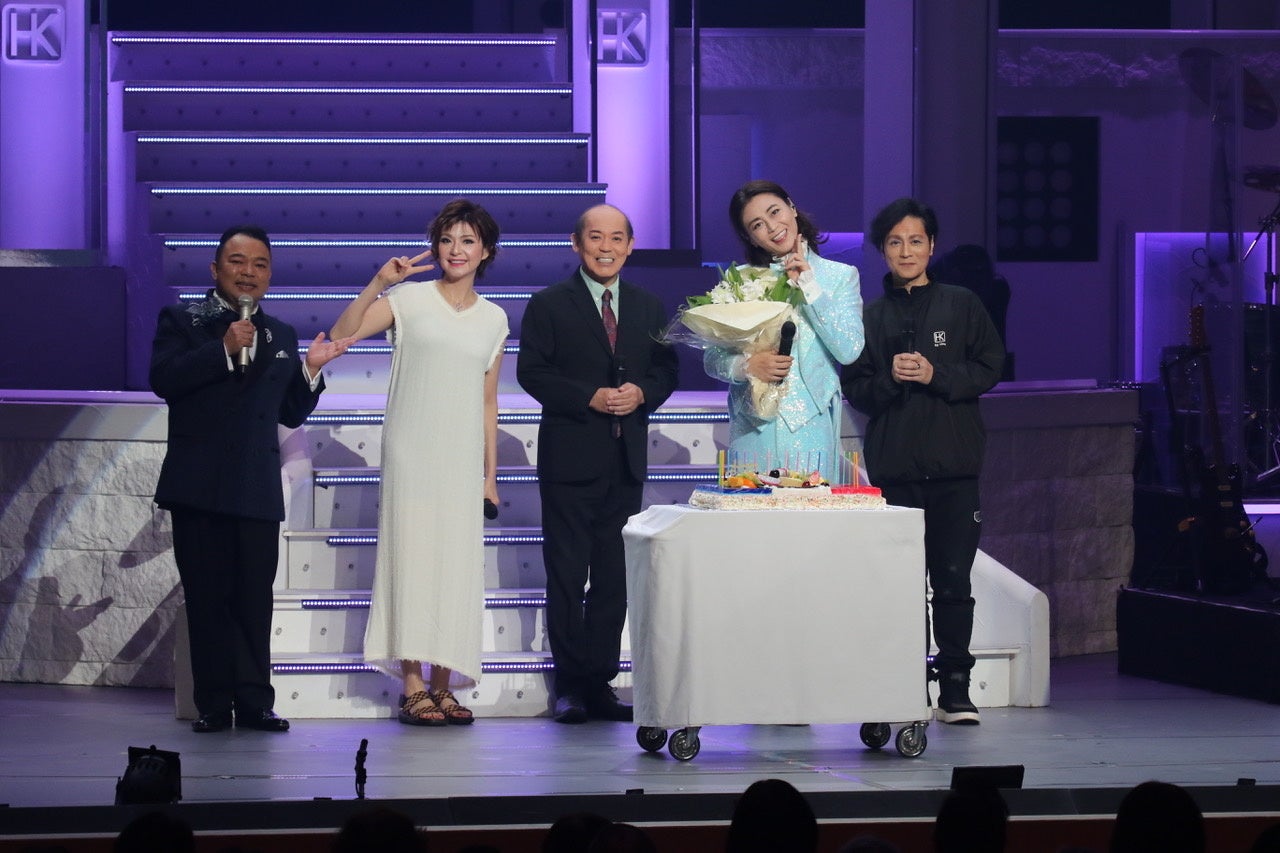 ９月６日、４都市劇場ツアー・最終地、名古屋・御園座で公演中の氷川きよしが４５回目の誕生日を迎えたのサブ画像1