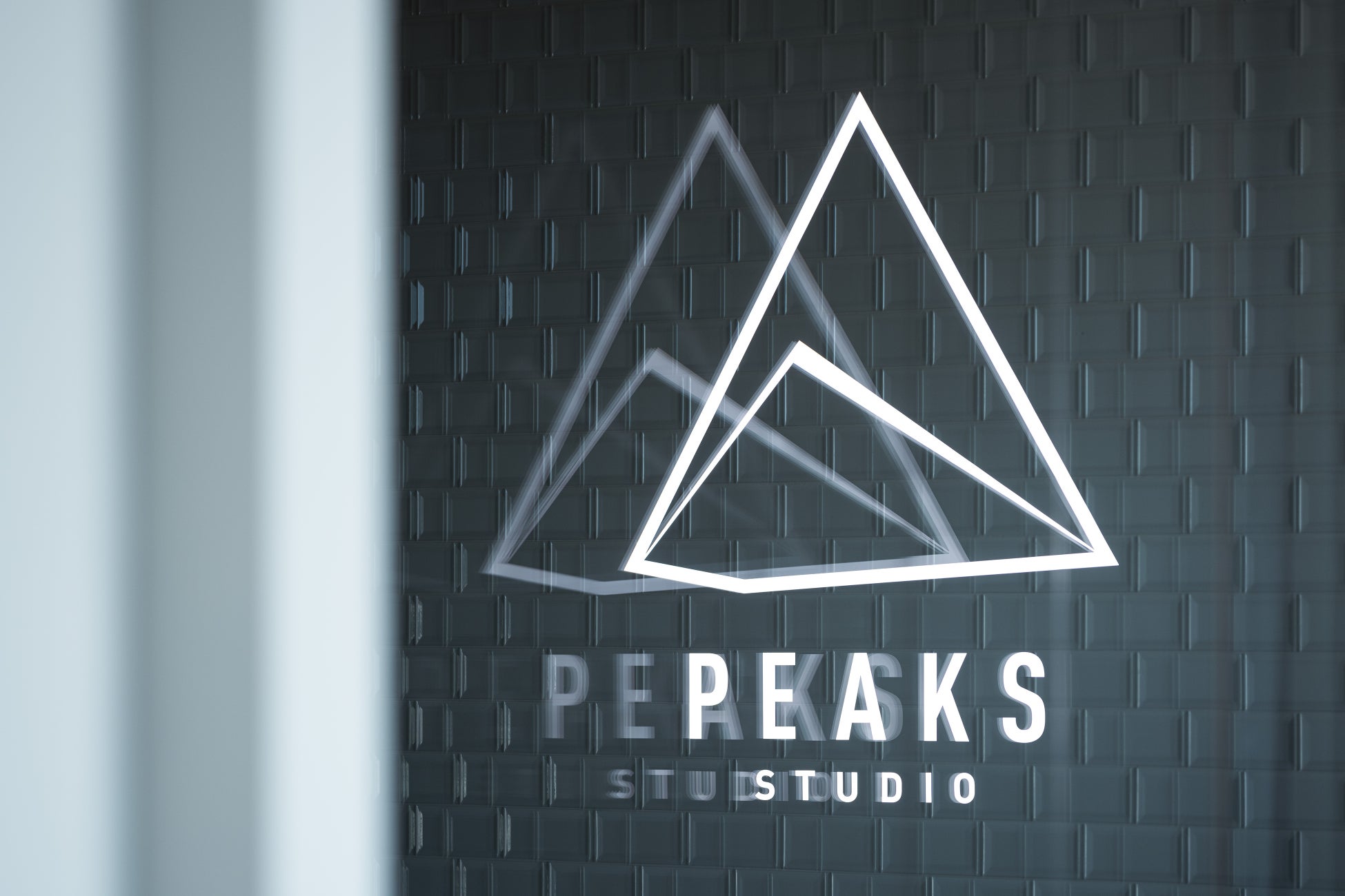 オフィスにネオ居酒屋とレコードショップが出現!?THECOO、新たなスタジオ「PEAKS STUDIO」オープン！のサブ画像3