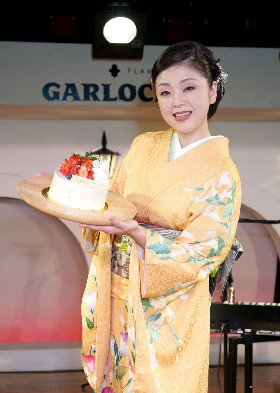 多岐川舞子が東京・新宿でバースデーライブを開催。プレ３５周年記念シングル第２弾「凍る月」を発売のサブ画像1