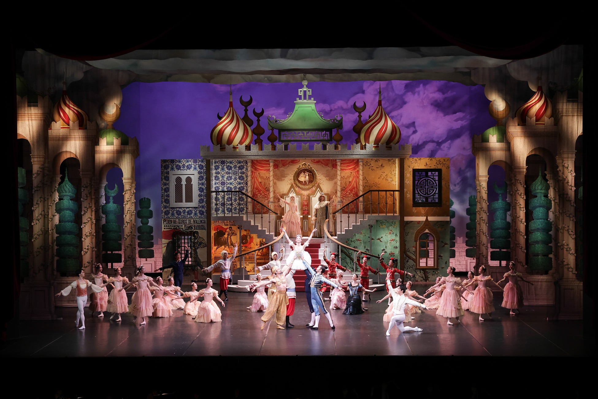 舞台映像の活用を促進する「天王洲電市」を開催のサブ画像5_スターダンサーズ ・バレエ団「くるみ割り人形」（2022年）より