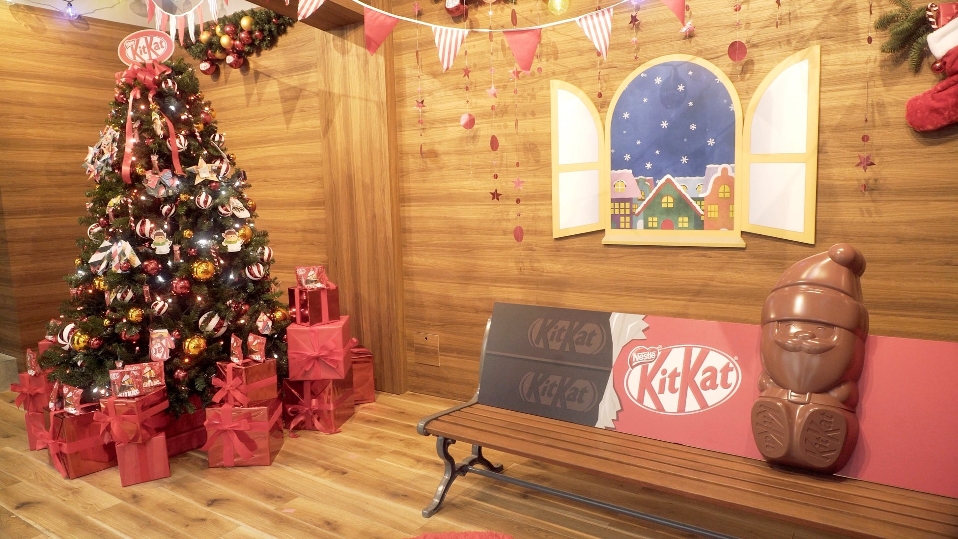 「キットカット」×クリスマスの世界観を楽しめる！”サンタ型キットカット”のおウチをテーマにした、ポップアップショップ「キットカット ホリデイサンタ ハウス」を歌手AIさんが体験！のサブ画像11