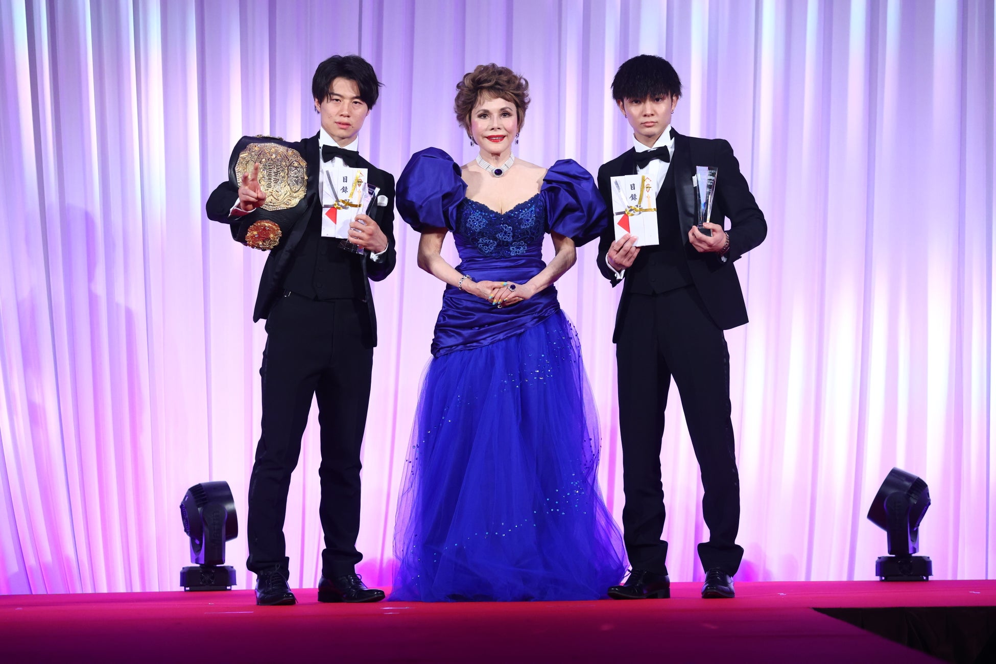 『K-1 AWARDS 2022』表彰式で「軍司 泰斗」選手がMVPに！美川憲一さん、デヴィ夫人、山之内すずさん、ゆうちゃみさん他、豪華プレゼンター陣も受賞をお祝いのサブ画像5