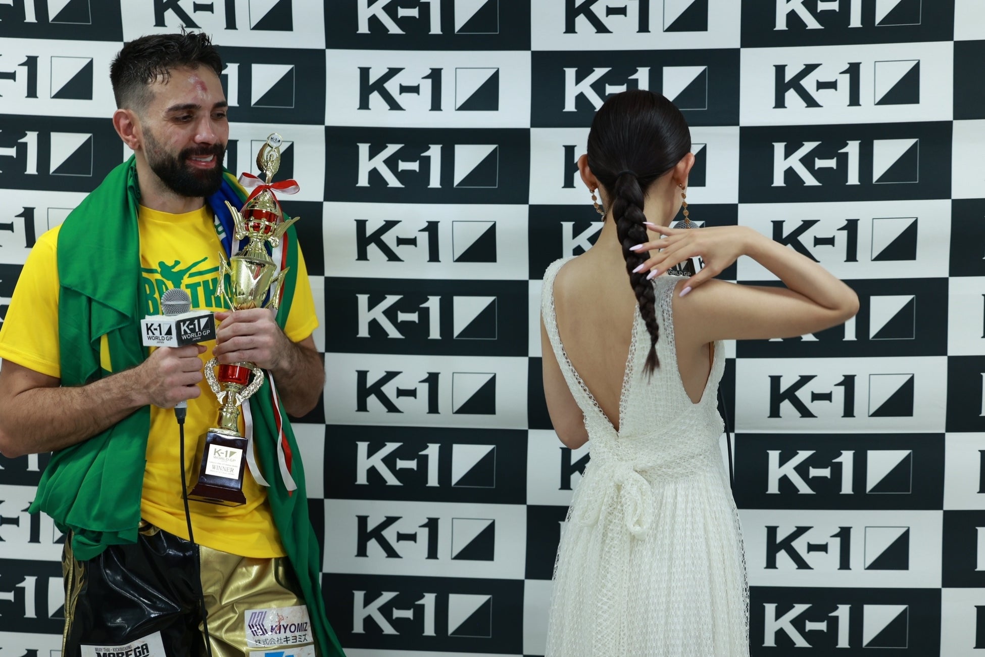 「K'FESTA.6」大会で『古畑星夏』さんが純白ドレスにムエタイ風の三つ編みスタイルでK-1スペシャルラウンドガール姿を初披露！のサブ画像5