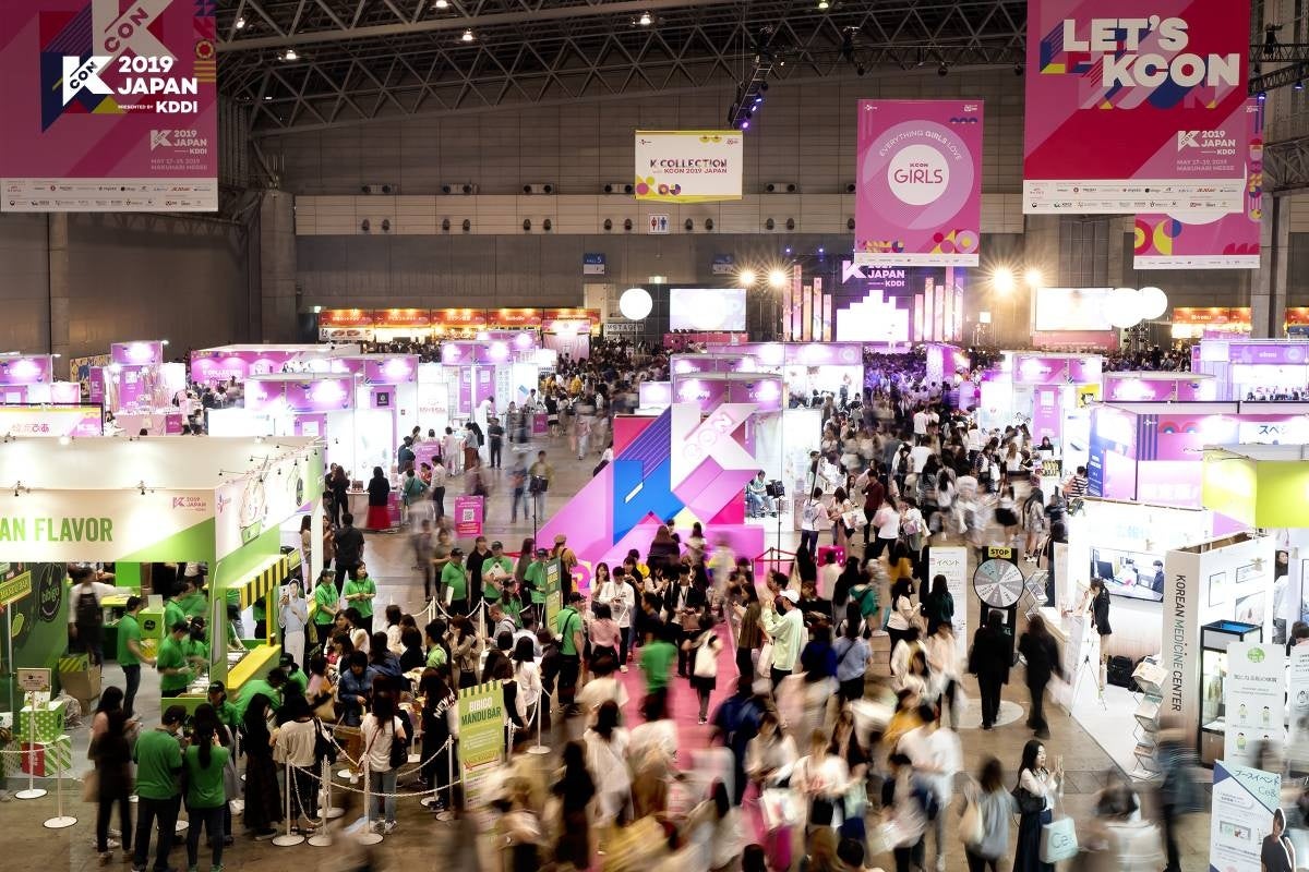 5月12日～14日の３日間、幕張メッセで開催される世界最大級のK-Cultureフェスティバル  『KCON 2023 JAPAN』 出展企業様　募集専用フォームにて受付開始！のサブ画像1_▲『KCON 2019 JAPAN』コンベンションエリアの模様ⓒ CJ ENM Co., Ltd, All Rights Reserved