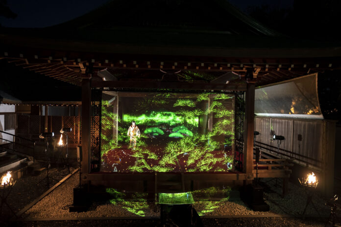 一旗プロデュース「岡崎城二の丸能楽堂 デジタルアート×能」の公式記録映像を公開。日本を代表する伝統芸能でユネスコ無形文化遺産である能楽とデジタルアート映像が融合した3Dプロジェクション。のメイン画像