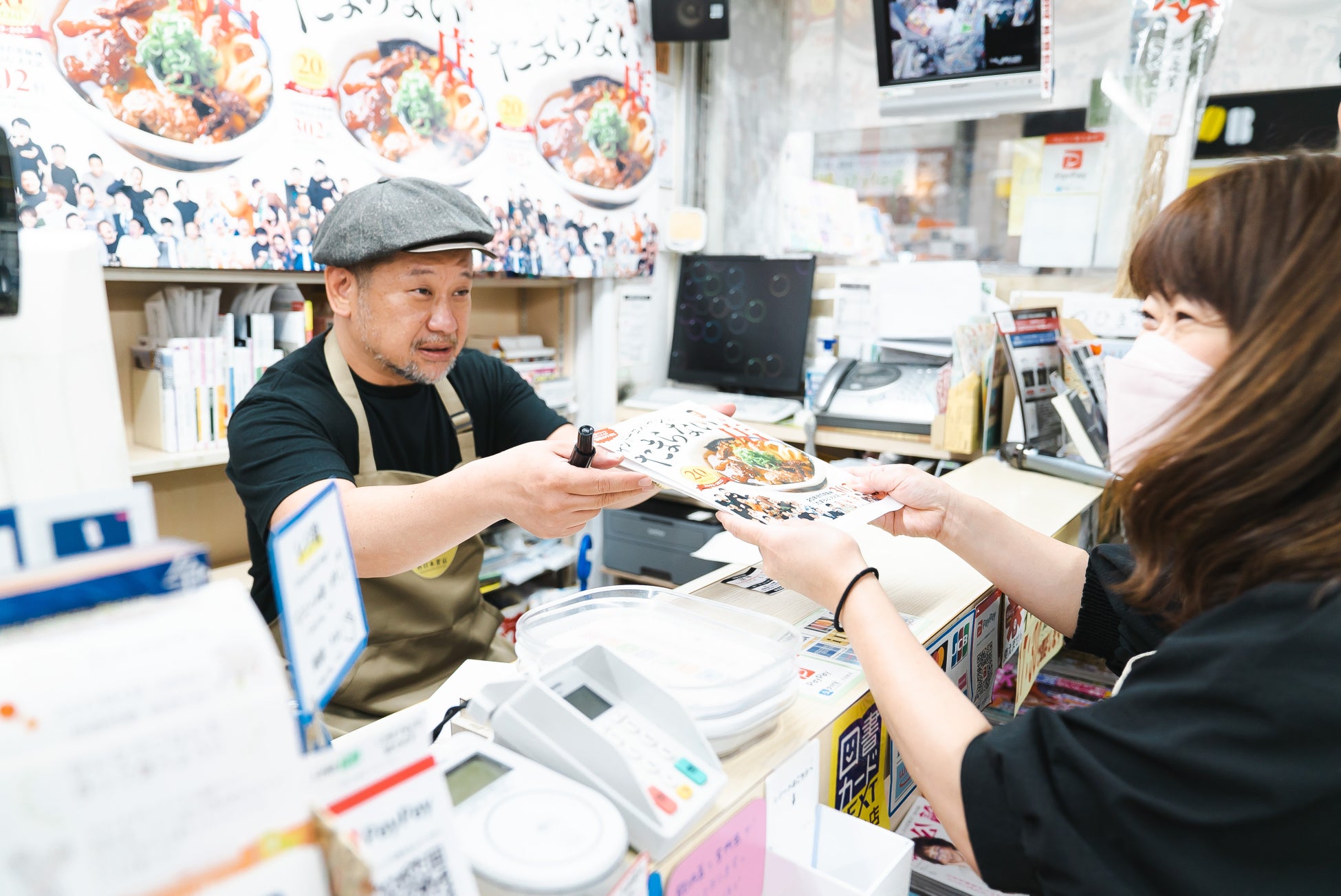 #ケンコバ 委員長が下町の書店の店長に!?　『#ケンドーコバヤシのたまらない店』最新刊発刊記念サイン会に100名のファンが来場！のサブ画像4