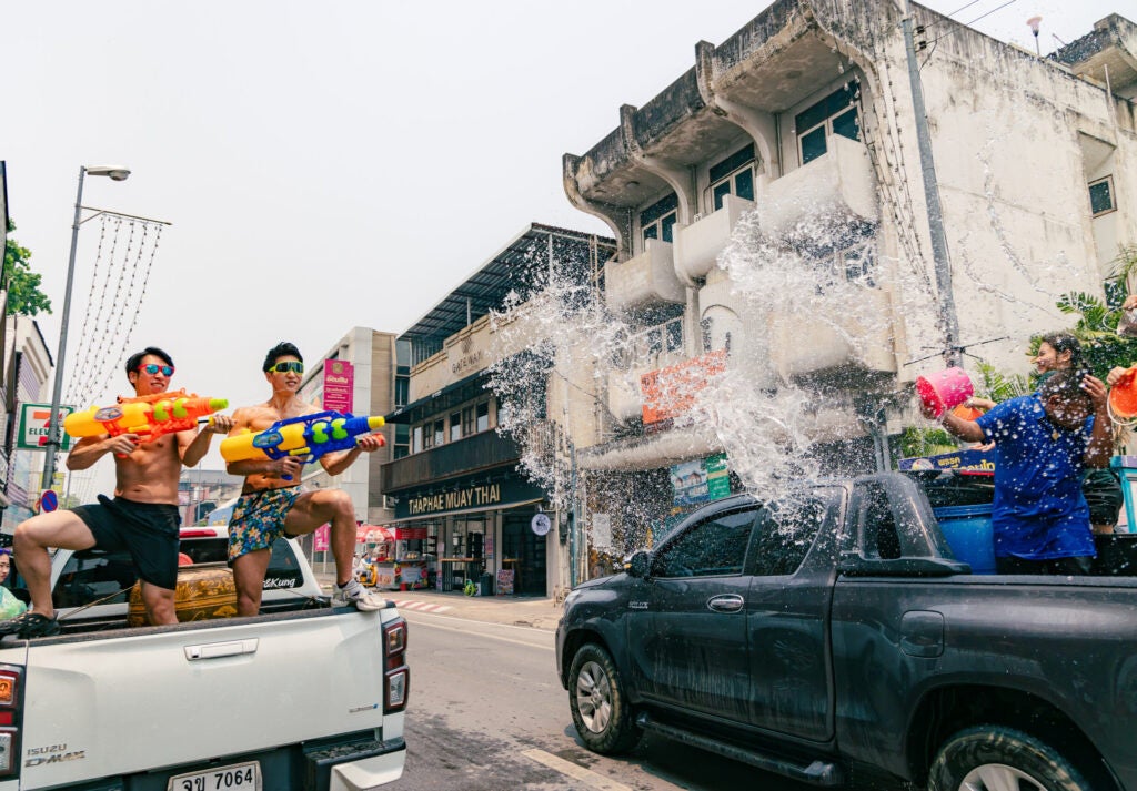 【祭×筋肉】マッスルプラスメンバーがタイ・ソンクランの水かけ祭りに参戦！「ソンクランのマッチョ in チェンマイ」のマッチョフリー素材を提供開始！นักกล้ามควาย in Chiangmaiのサブ画像8