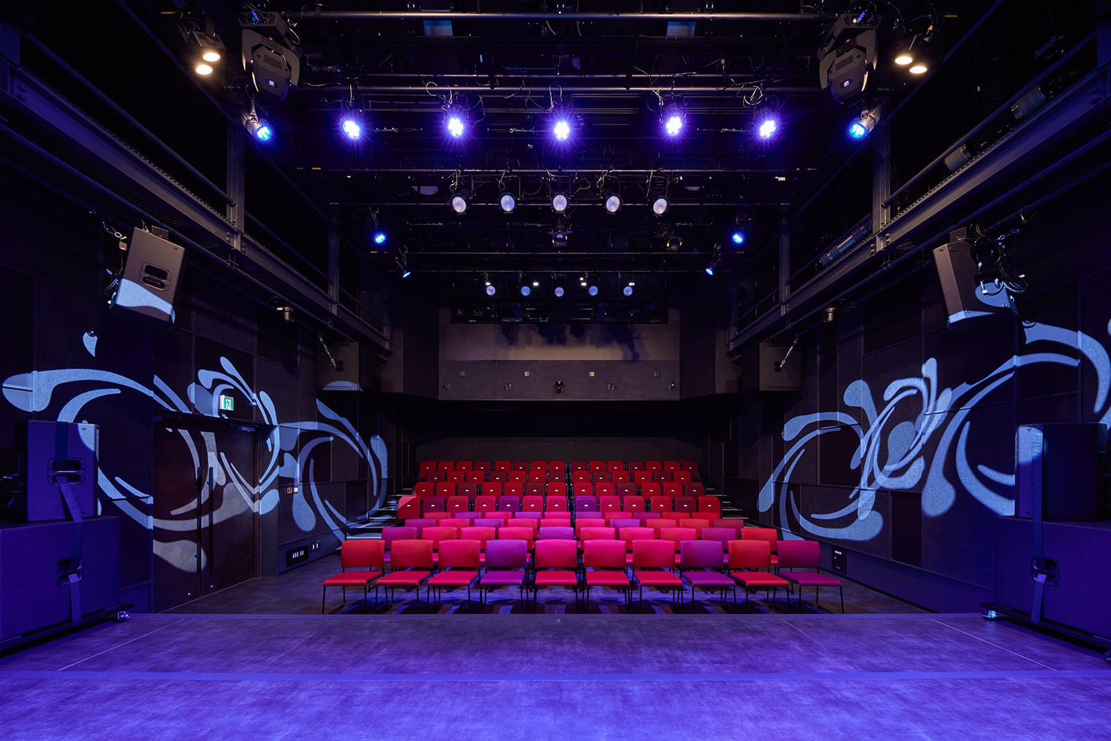 専門学校東京アナウンス学院×NTTコノキュー「VTuberライブ」を実施のサブ画像3_最新設備を完備した劇場・TAG-TAG theater