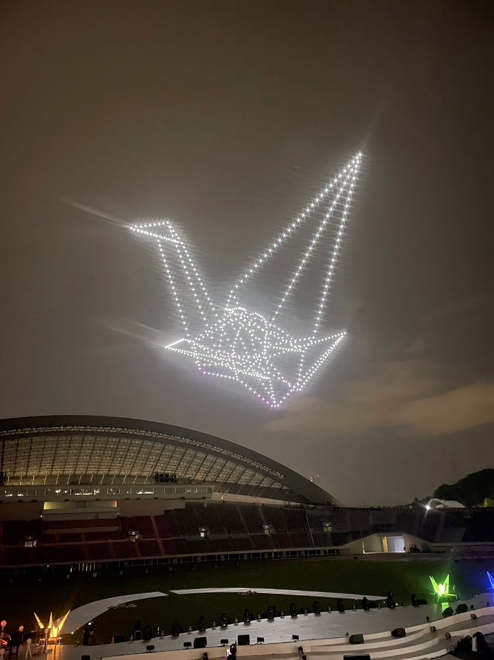 レッドクリフ、1000機のドローンで広島の夜空に折り鶴を描くのサブ画像1