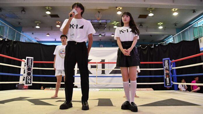 「K-1甲子園2023・東日本予選」応援サポーター・小浜桃奈さんが現役高校生たちの激闘をリングサイドで観戦！のメイン画像