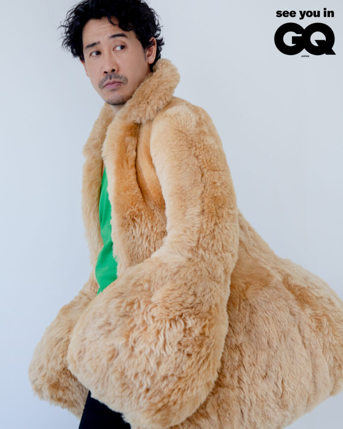 大泉洋氏が『GQ JAPAN』11月号にて、ロエベのスペシャルファッションストーリーに登場のメイン画像