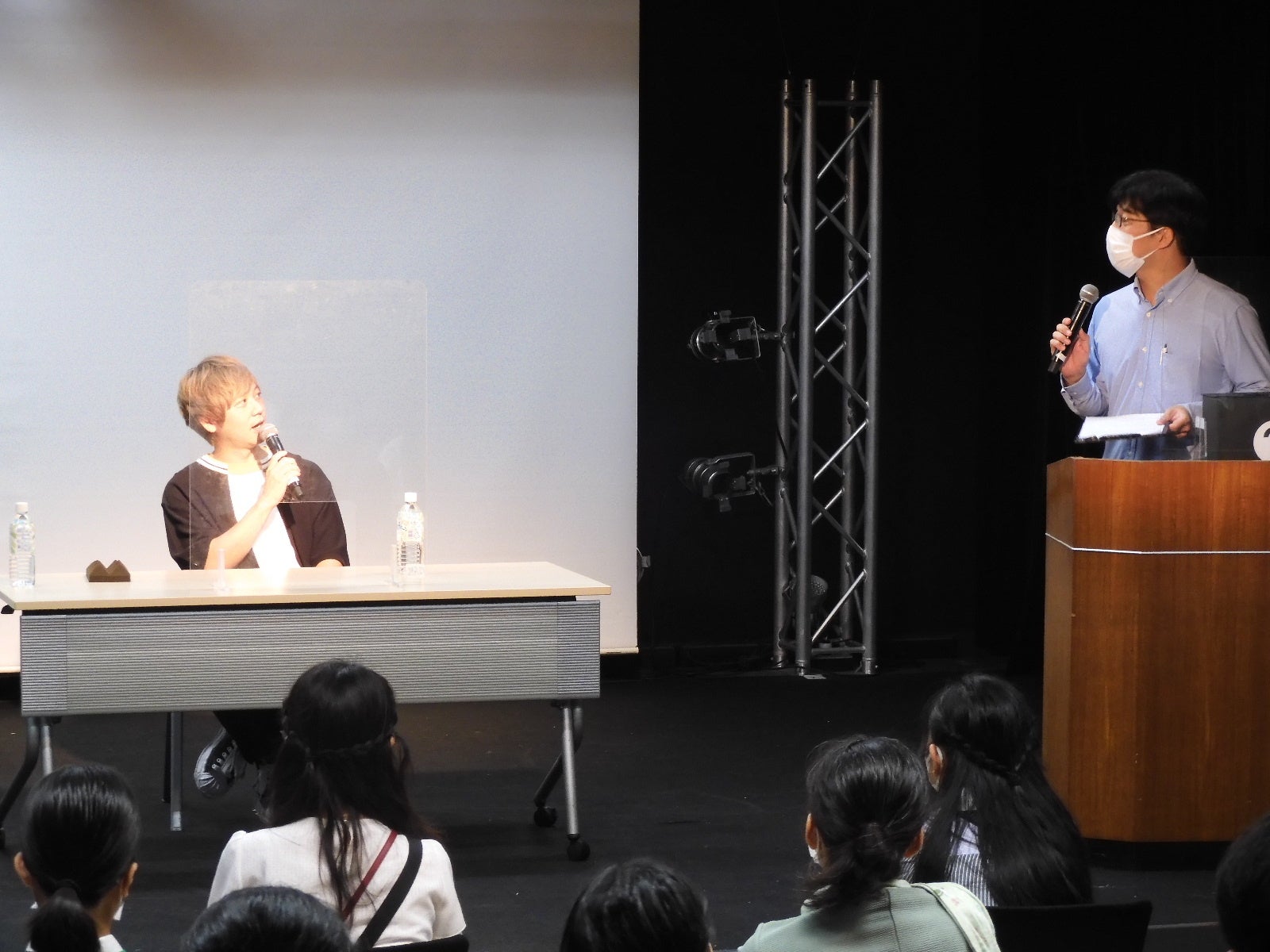 人気アニメ「東京リベンジャーズ」佐野万次郎(マイキー)役の林勇さんがAMGに来校。「諦めなければ夢は叶う」と、声優を目指す人たちにエールのサブ画像4