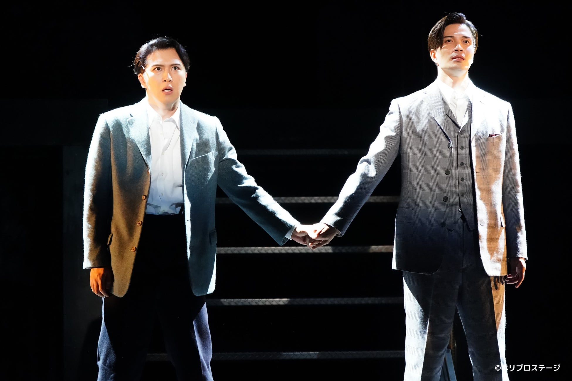 【舞台写真・ダイジェスト映像・コメント】ミュージカル『スリル・ミー』全ペア初日開幕！【栗山民也演出】のサブ画像2_左）私役：尾上松也／右）彼役：廣瀬友祐