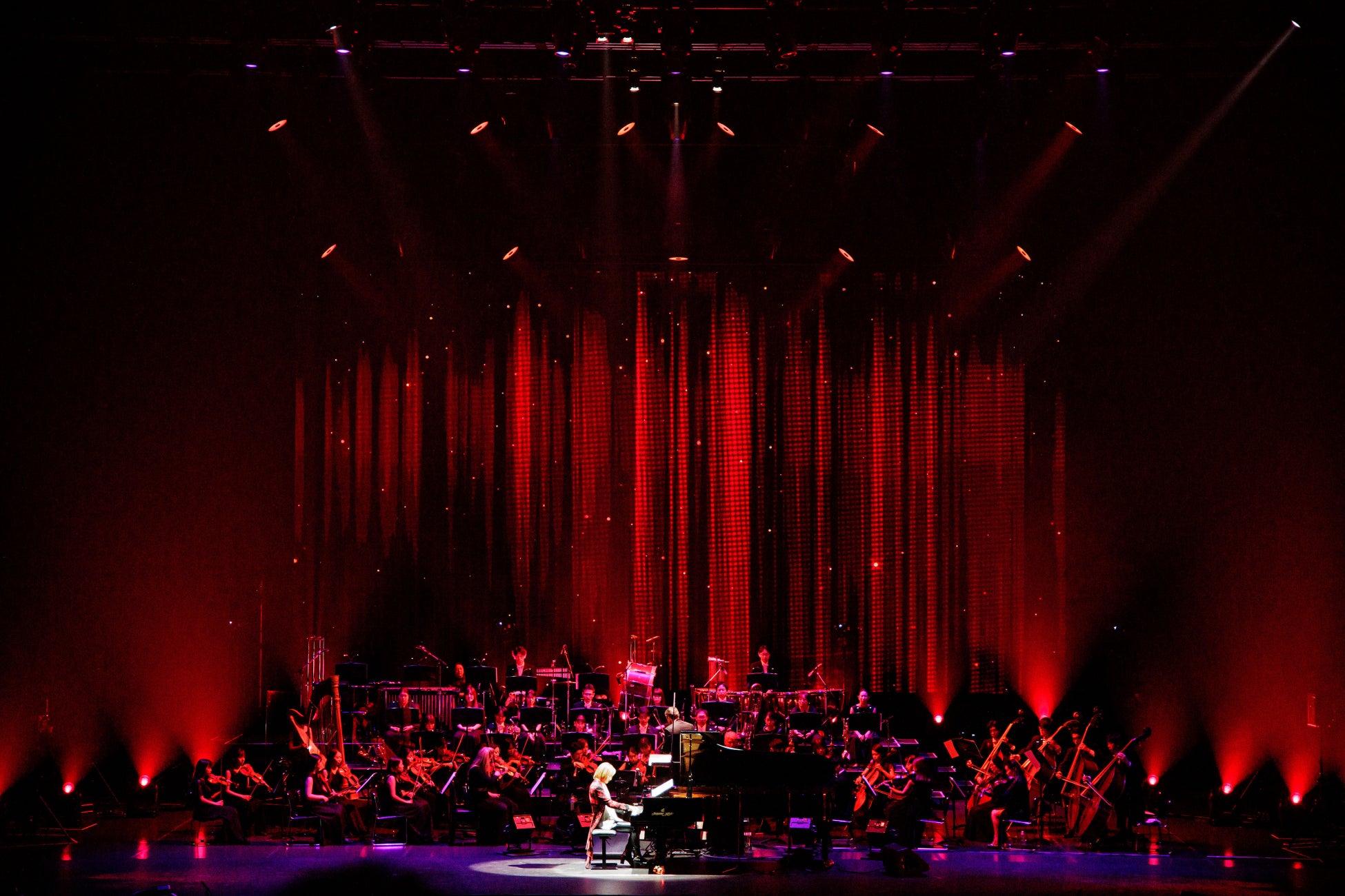 YOSHIKI 9年ぶりのクラシカルワールドツアー　日本公演ファイナルは感動の嵐オーケストラ×ドラムの融合で大迫力のパフォーマンス披露のサブ画像1