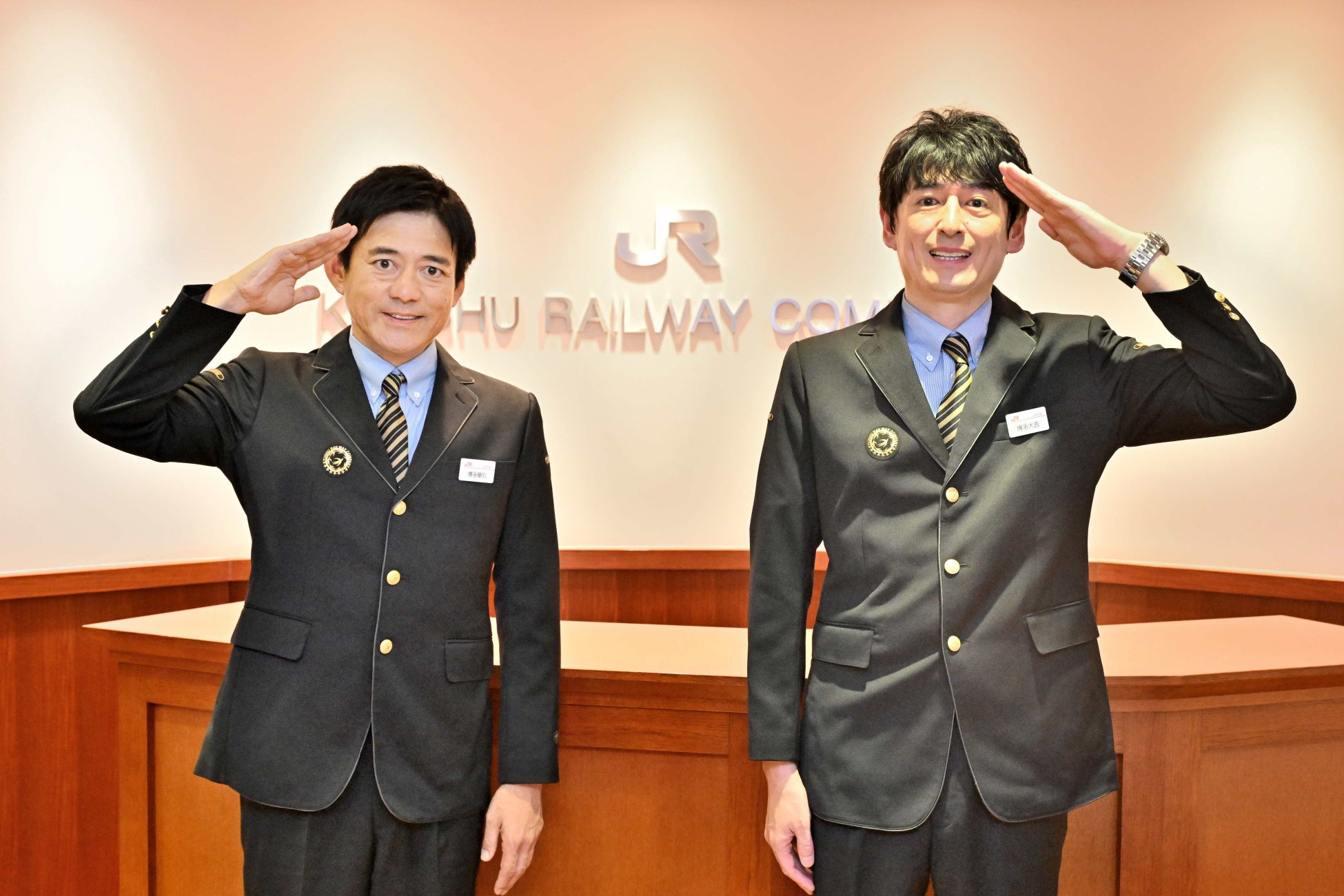 博多華丸・大吉が、JR九州1日駅員体験しながら、たった1日で九州全県で「華大どんたく」をPRしました！のサブ画像1