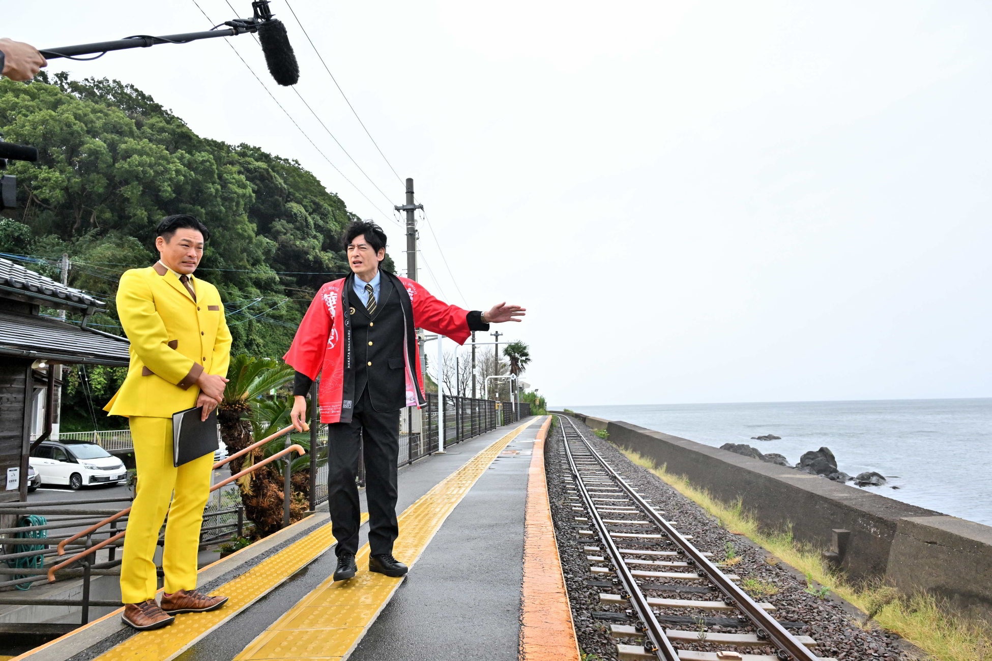 博多華丸・大吉が、JR九州1日駅員体験しながら、たった1日で九州全県で「華大どんたく」をPRしました！のサブ画像13