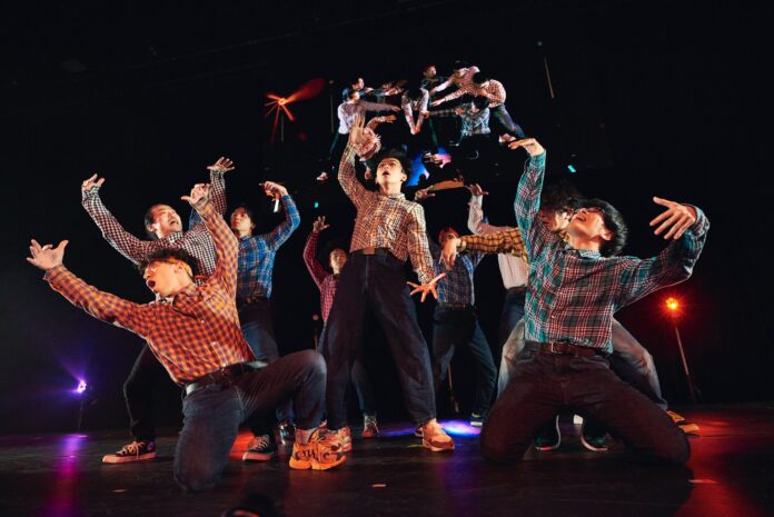 REAL AKIBA BOYZ【速報レポート】15th to 16thライブ大盛況で終幕！成田空港でのコラボ、コンプティーク表紙・特集、オーイシ武道館への出演！2024年ワンマンライブツアー情報を公開のメイン画像