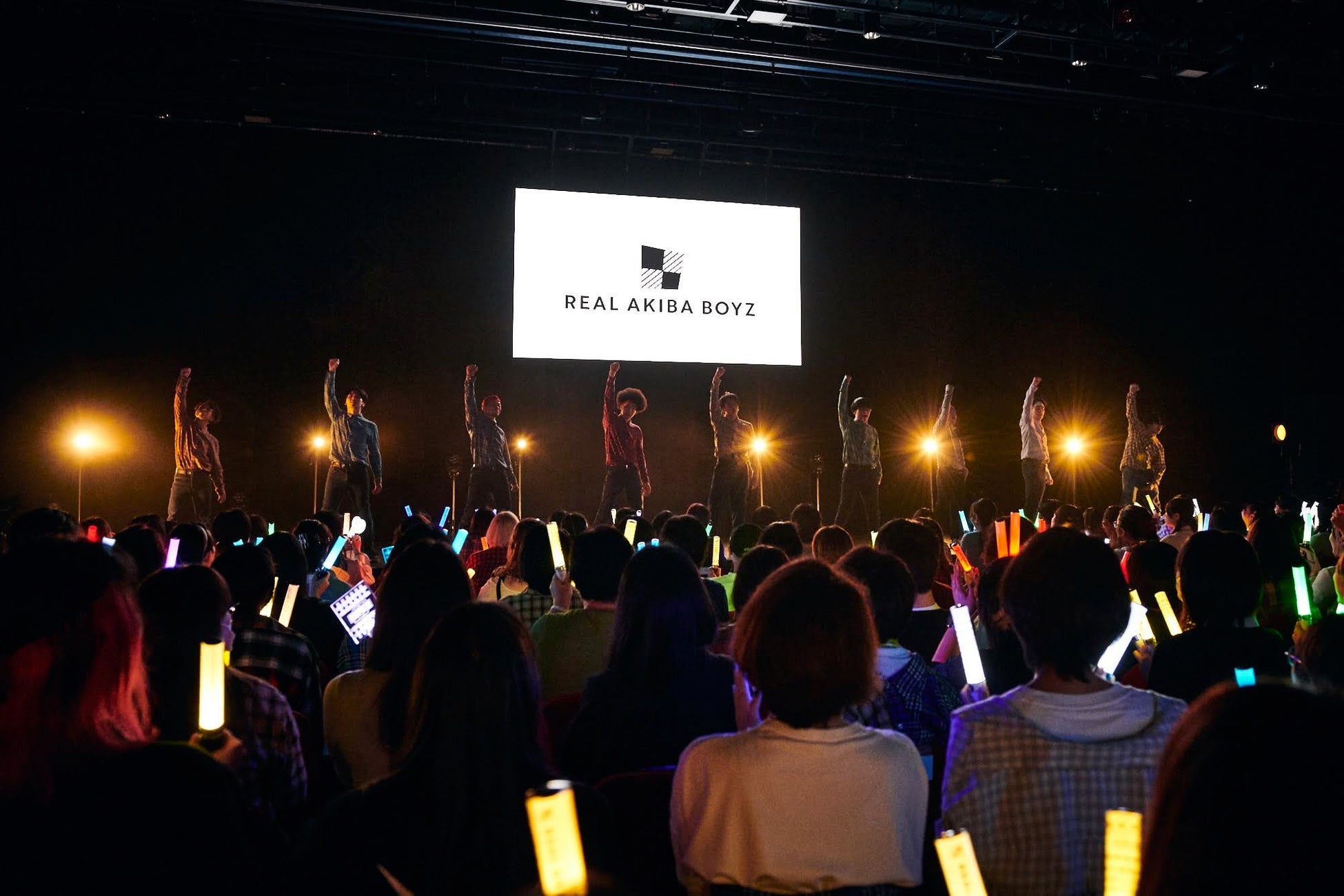 REAL AKIBA BOYZ【速報レポート】15th to 16thライブ大盛況で終幕！成田空港でのコラボ、コンプティーク表紙・特集、オーイシ武道館への出演！2024年ワンマンライブツアー情報を公開のサブ画像3_写真AYATO.