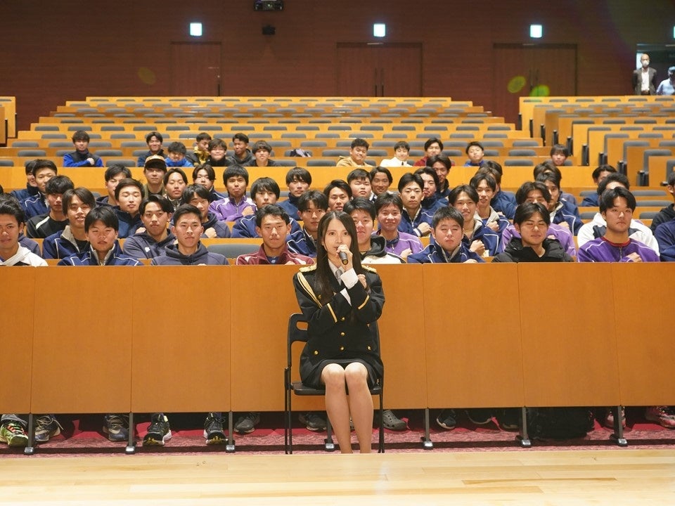 AKB48 水島 美結 特別防犯支援官が北海道 札幌大学を訪問　学生に向け「アルバイト感覚での犯罪加担防止」と「サポート詐欺の被害防止」の啓発活動を行うのサブ画像1