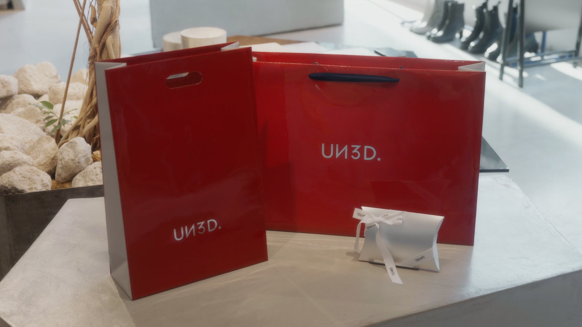 UN3D. モデルの高橋ららさんを起用したホリデーフィルムを11月22日に公開のサブ画像4_Holiday shopping with Lala4