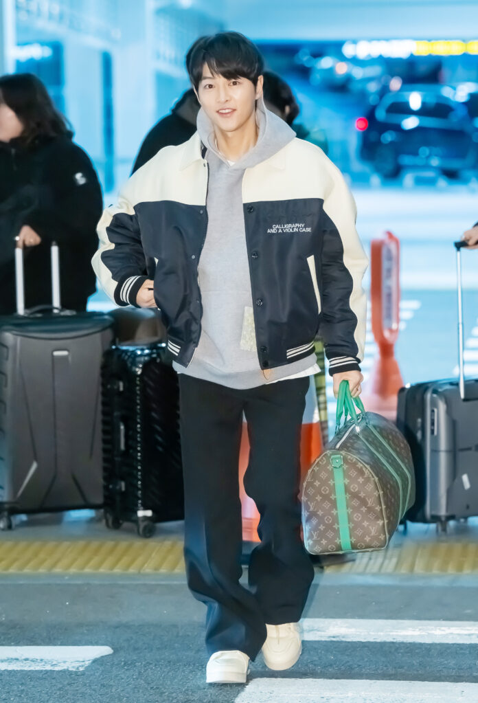【ルイ·ヴィトン】ソン·ジュンギ、ルイ·ヴィトンを着用して韓国の仁川国際空港に到着のメイン画像