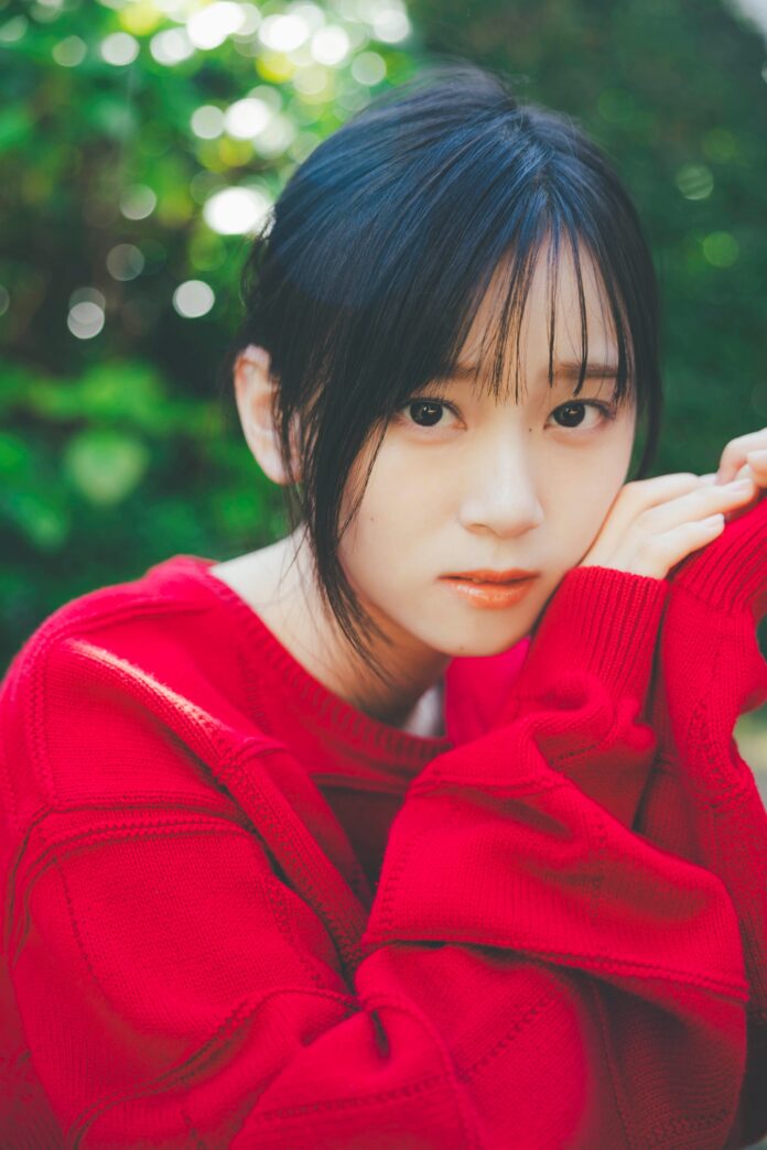 煌めく瞳の引力。櫻坂46・山下瞳月が、「blt graph.vol.96」にて雑誌初ソロ表紙を飾る！のメイン画像