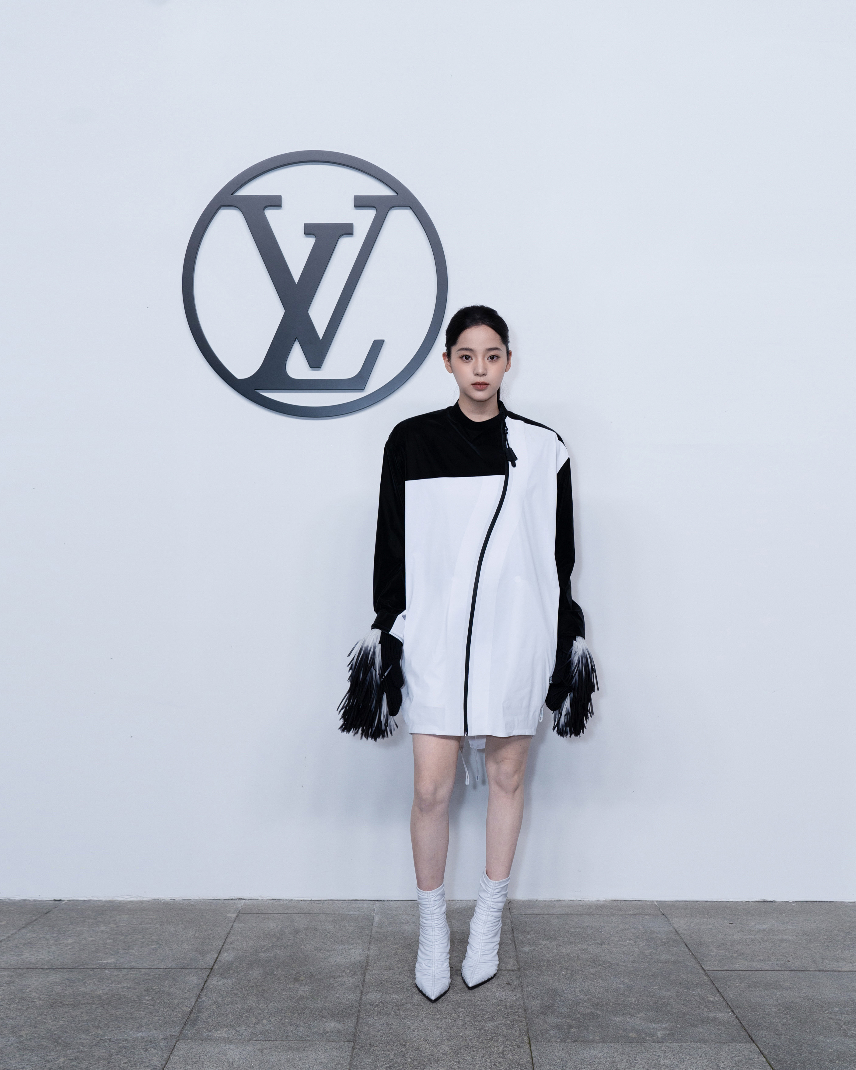 【ルイ·ヴィトン】豪華ゲストが上海で開催した、2024 ウィメンズ·プレフォール ファッションショーに来場のサブ画像8_オーヤン·ナナ
