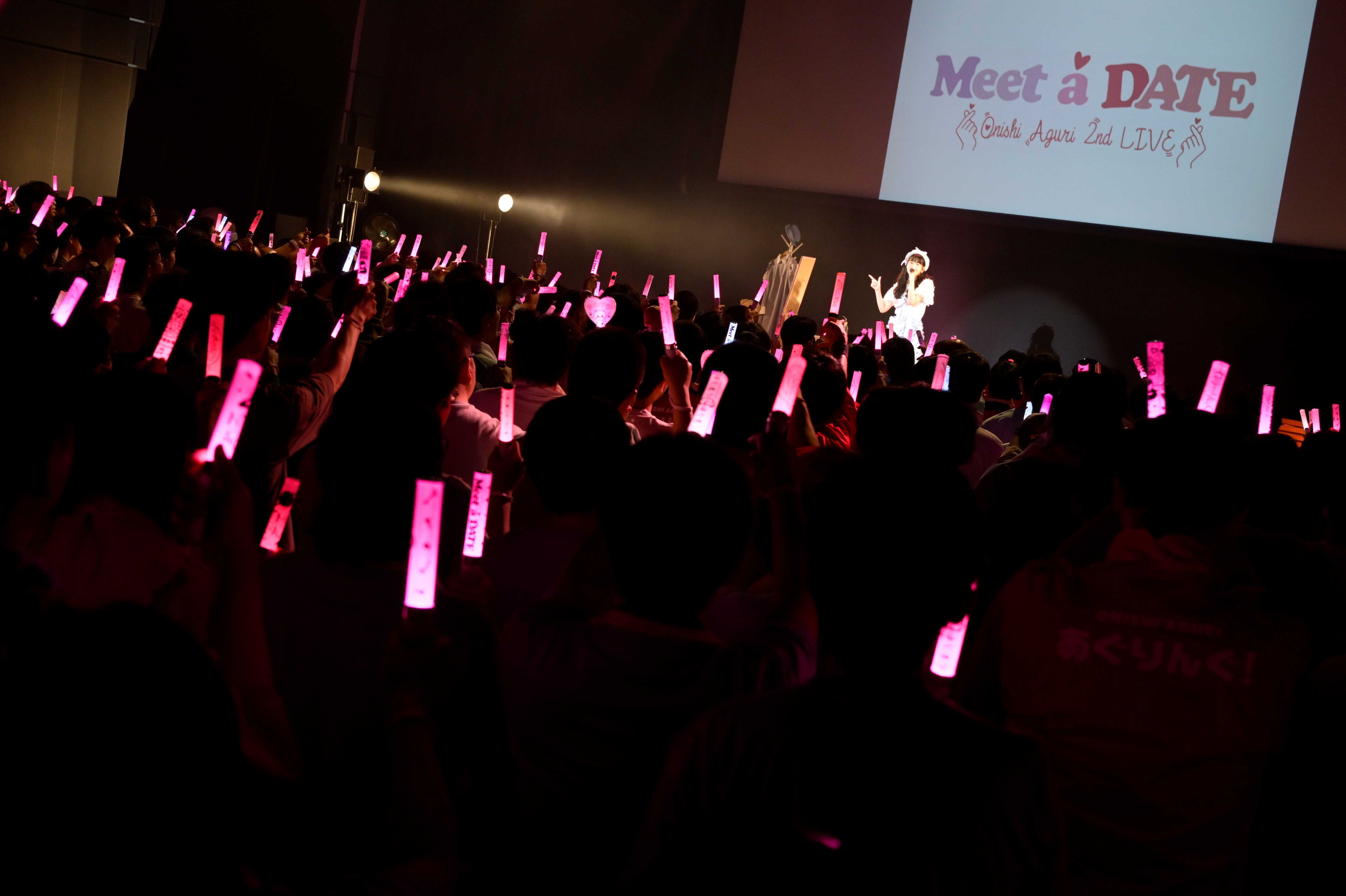 『大西亜玖璃 2nd LIVE ～Meet a DATE～』が5月18日（土）に横浜ランドマークホールで開催された。昼・夜公演共にソールドアウトとなった2ndライブ。熱狂の夜公演の模様をレポート！のサブ画像1