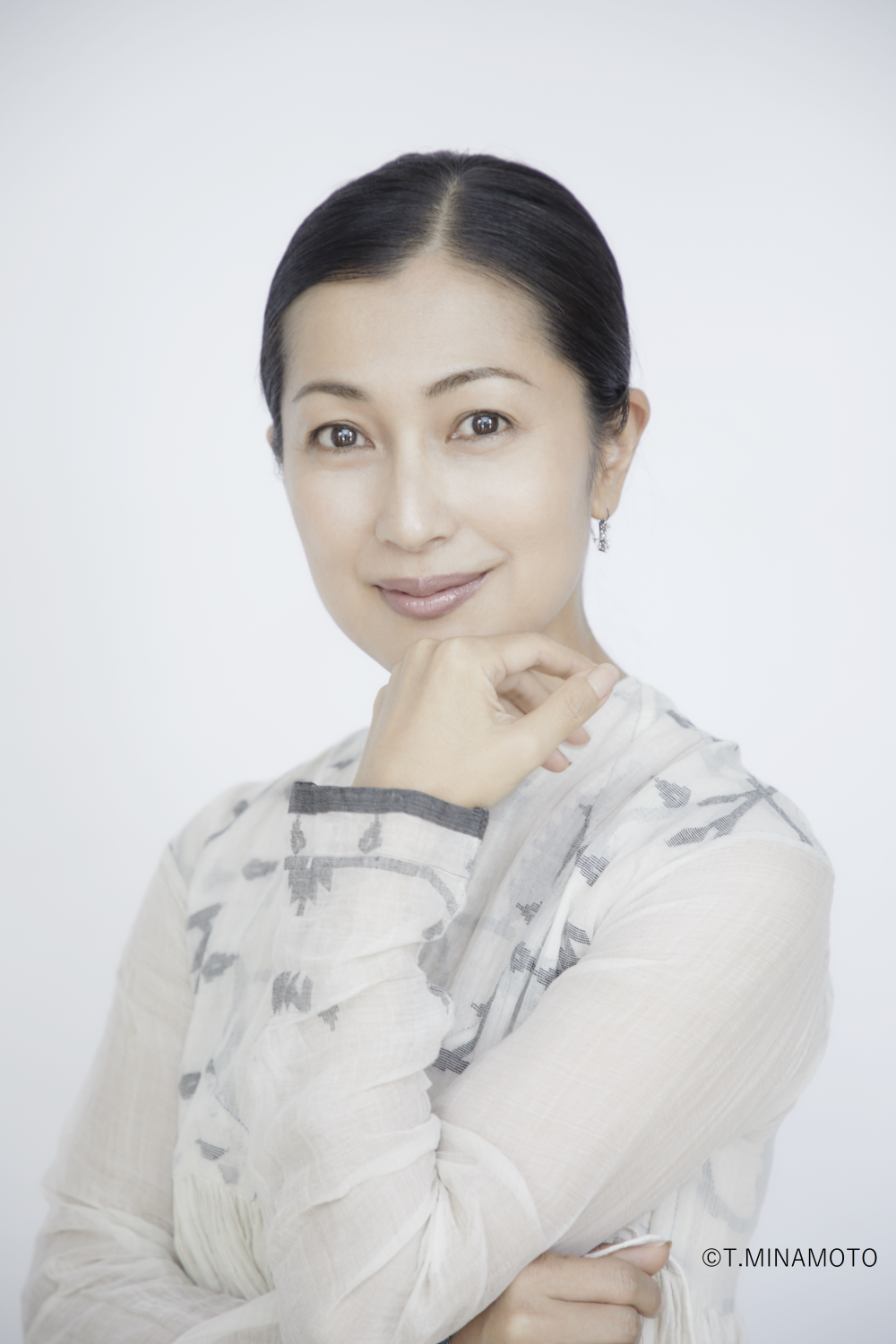 女優の鶴田真由氏が愛媛県出身のショートショート作家・田丸雅智氏の対談番組「FM愛媛の“まじめな”コトバプロジェクト コトバノまほう」に登場！のサブ画像1_鶴田真由氏