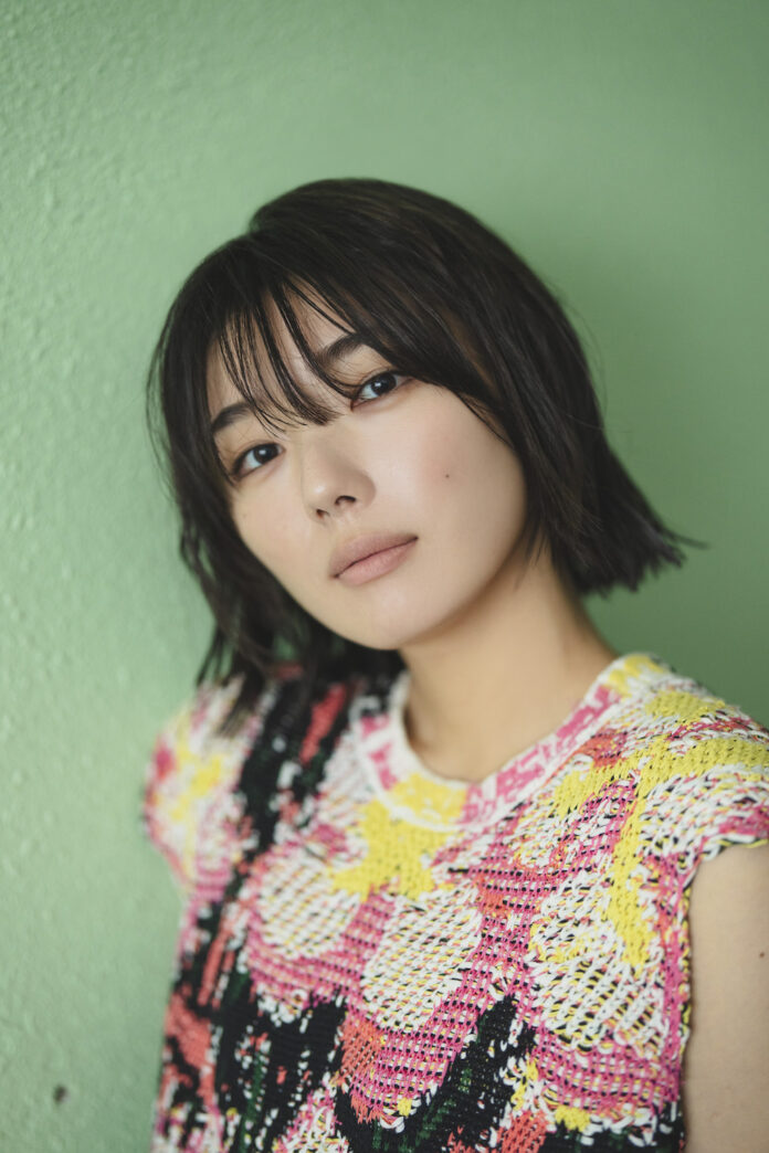 “女優・藤吉夏鈴”が表現する世界−−。櫻坂46・藤吉夏鈴が「blt graph.vol.104」表紙・巻頭に登場。のメイン画像