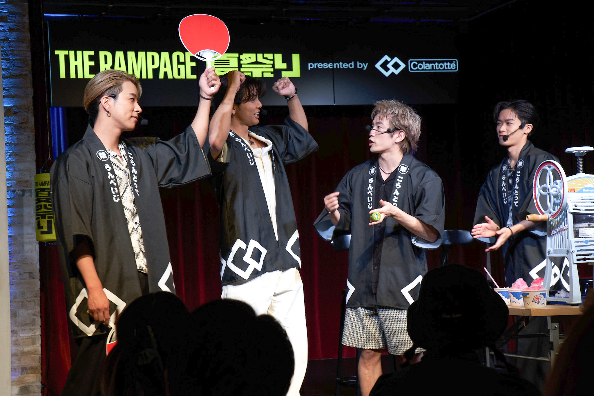 THE RAMPAGEとコラントッテがファンと共に夏を満喫！「THE RAMPAGE 夏祭り presented by Colantotte」開催のサブ画像6_審判の陣さんが勝者を判定