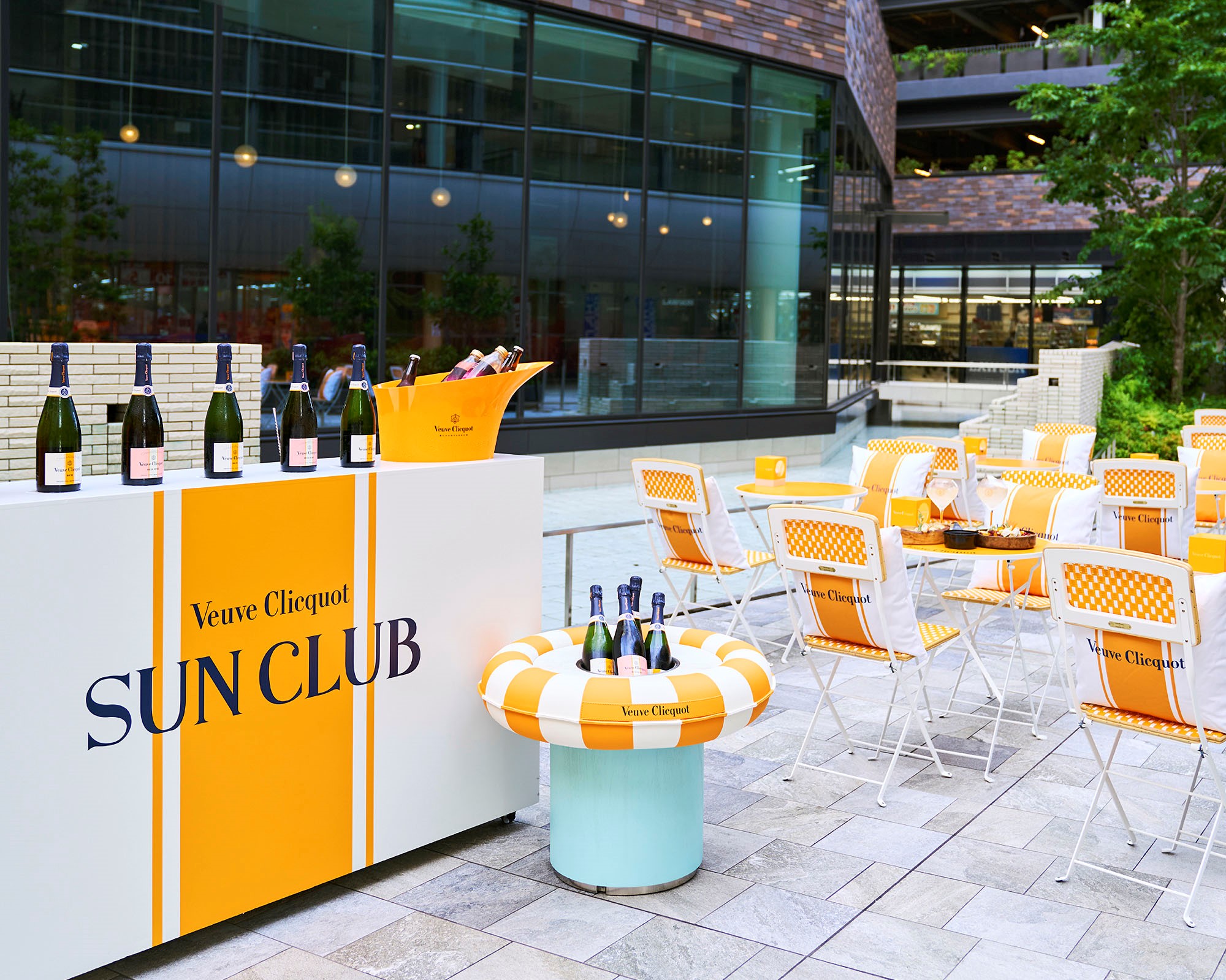 「ヴーヴ・クリコ リッチ オン アイス&ロゼ」を楽しむポップアップテラス「SUN CLUB by Veuve Clicquot（サン・クラブ by ヴーヴ・クリコ）」が各地にオープンのサブ画像8