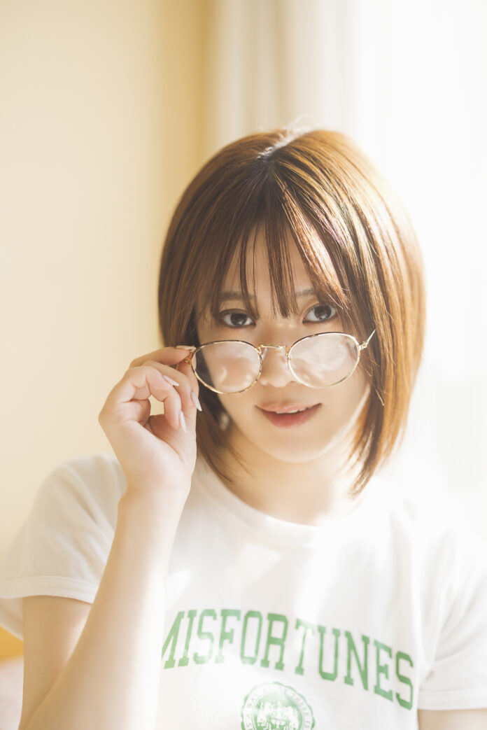 予約開始から話題沸騰！ 夏吉ゆうこ初の写真集の新たな先行カットが解禁!!のメイン画像